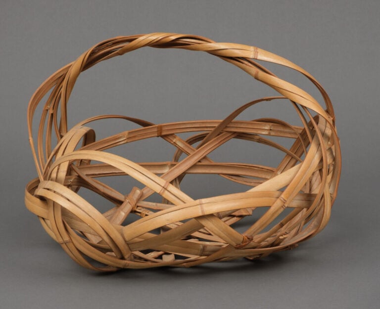 JAPON - XXème siècle - Grand panier pour arrangement de fleurs ikebana en bambo…