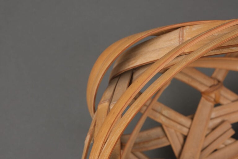JAPON - XXème siècle - Grand panier pour arrangement de fleurs ikebana en bambo…