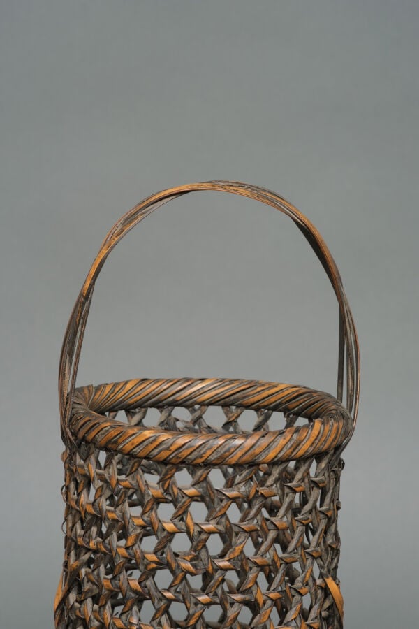 JAPON - XXème siècle - Grand panier pour arrangement floral ikebana en bambou t…