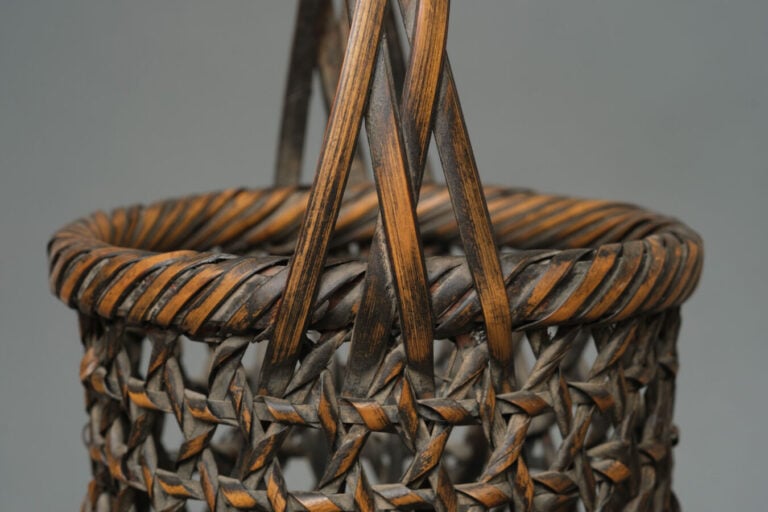 JAPON - XXème siècle - Grand panier pour arrangement floral ikebana en bambou t…
