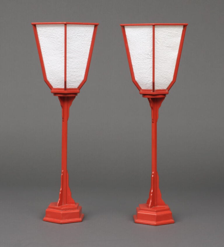JAPON - XXème siècle - Paire de lanternes en laque rouge et papier blanc washi…