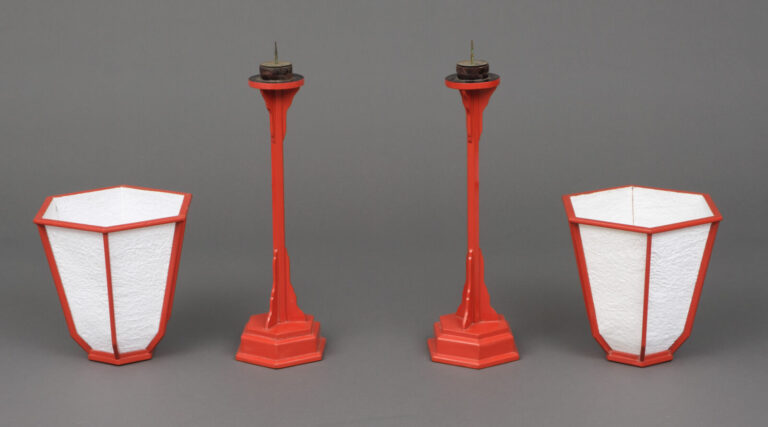 JAPON - XXème siècle - Paire de lanternes en laque rouge et papier blanc washi…