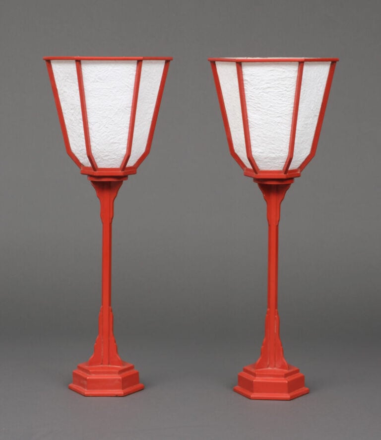 JAPON - XXème siècle - Paire de lanternes en laque rouge et papier blanc washi…