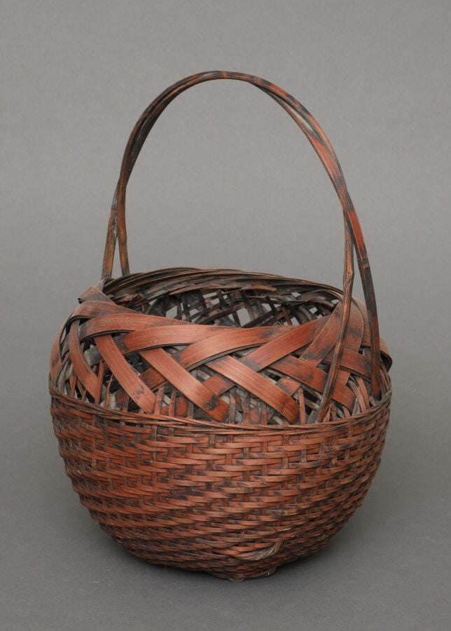 JAPON - XXème siècle - Panier globulaire pour arrangement floral ikebana en bam…