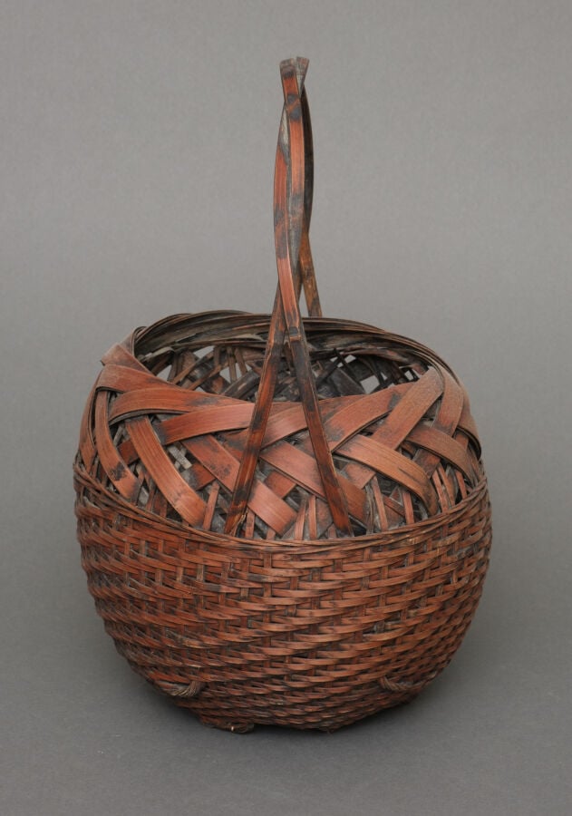 JAPON - XXème siècle - Panier globulaire pour arrangement floral ikebana en bam…