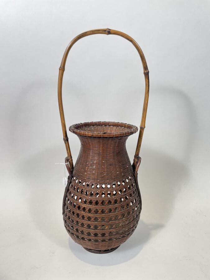 JAPON - XXème siècle - Panier ikebana de forme balustre pour arrangement floral…