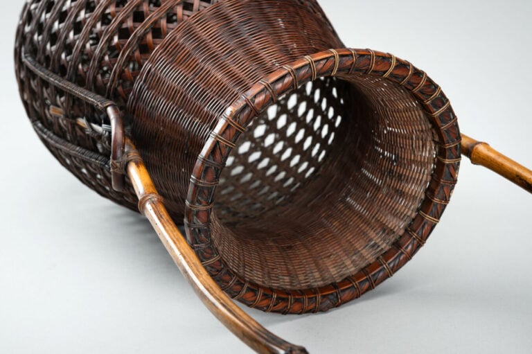 JAPON - XXème siècle - Panier ikebana de forme balustre pour arrangement floral…