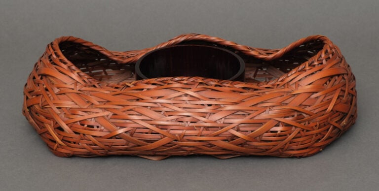 JAPON - XXème siècle - Panier pour arrangement floral ikebana en bambou de form…