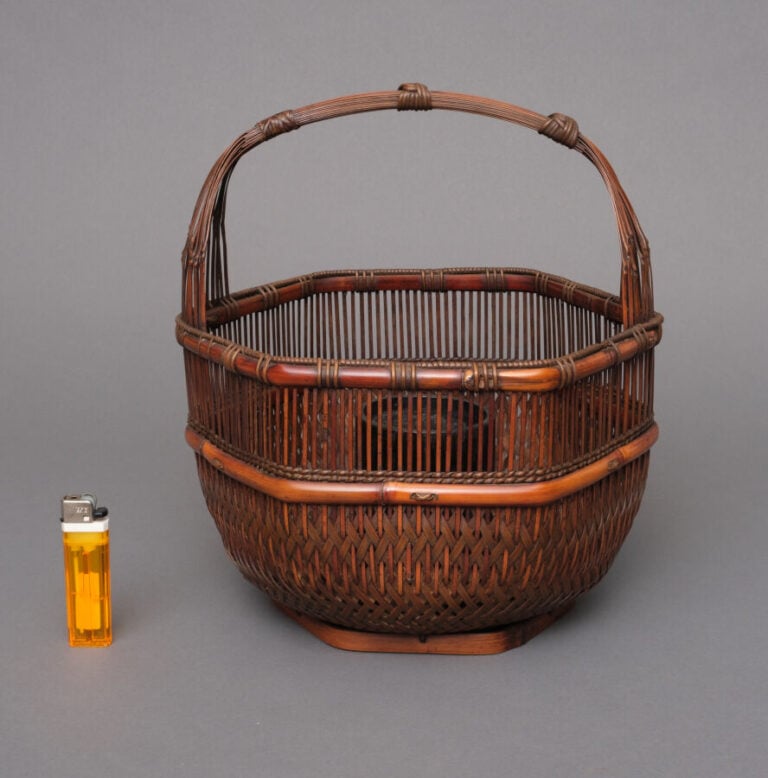 JAPON - XXème siècle - Panier pour arrangement floral ikebana hexagonal en osie…