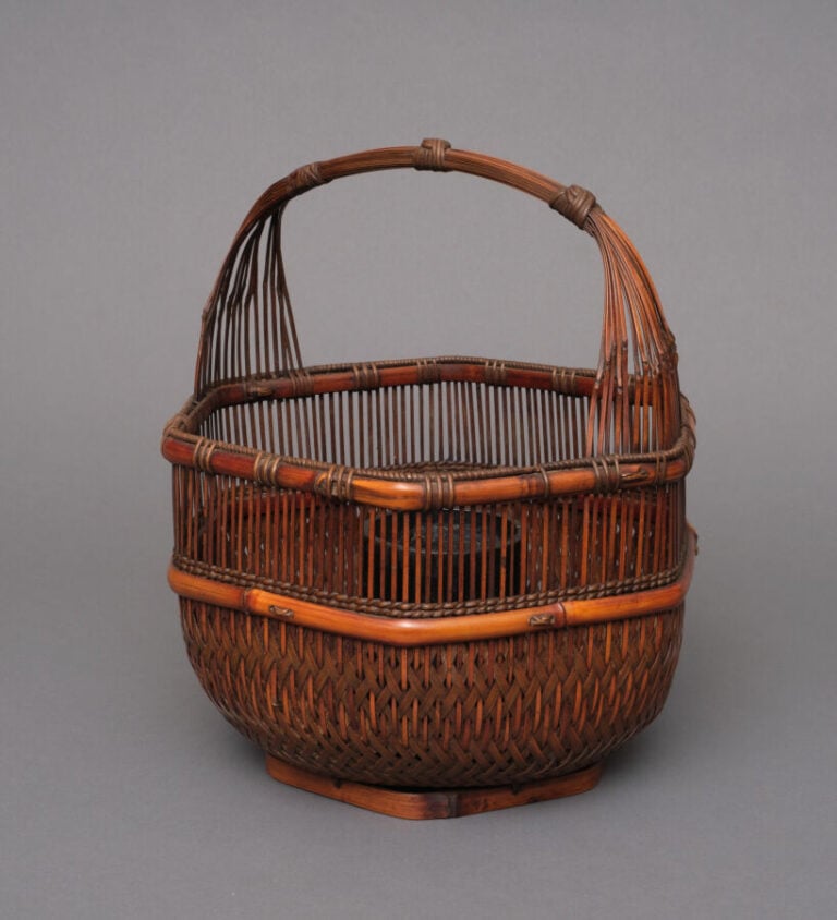 JAPON - XXème siècle - Panier pour arrangement floral ikebana hexagonal en osie…
