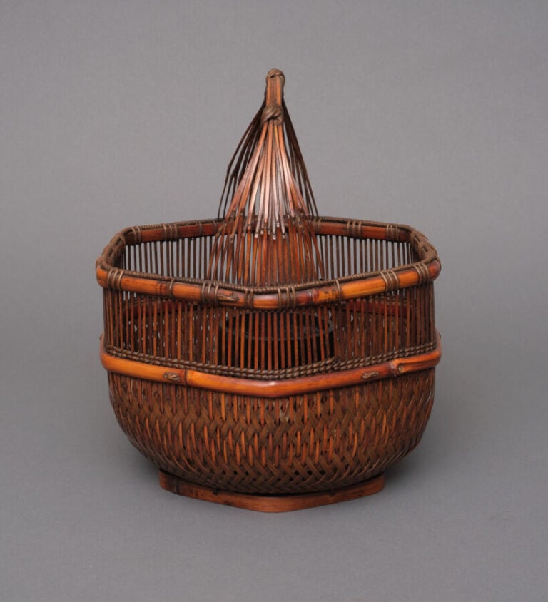 JAPON - XXème siècle - Panier pour arrangement floral ikebana hexagonal en osie…