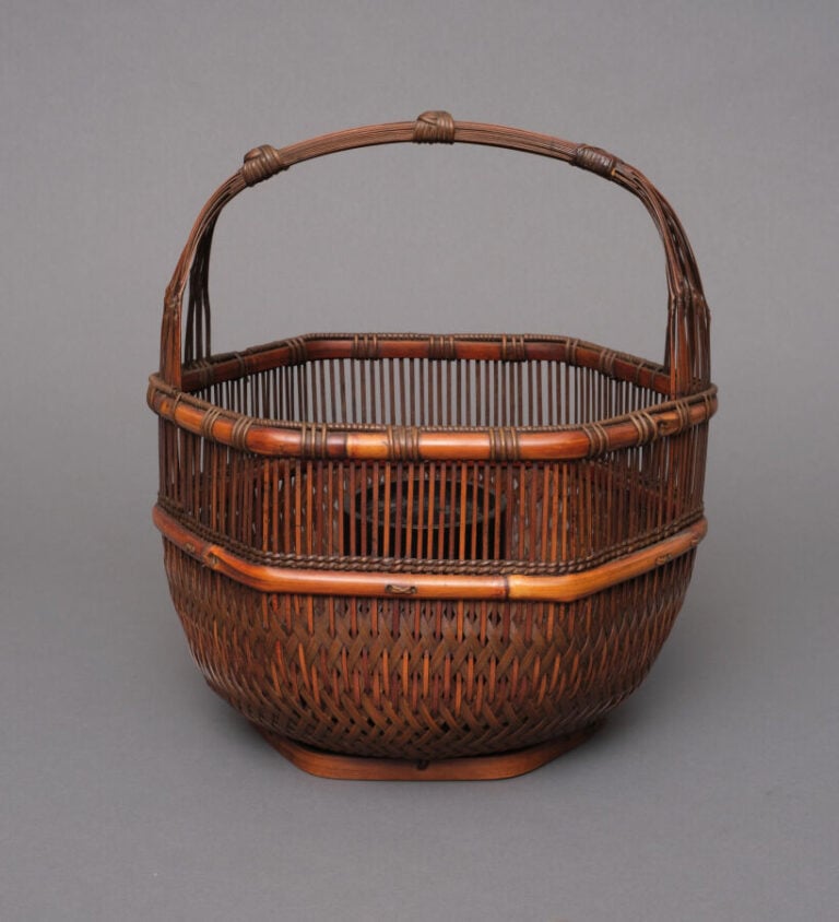 JAPON - XXème siècle - Panier pour arrangement floral ikebana hexagonal en osie…