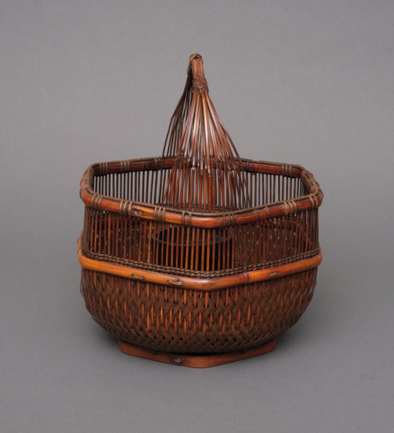 JAPON - XXème siècle - Panier pour arrangement floral ikebana hexagonal en osie…