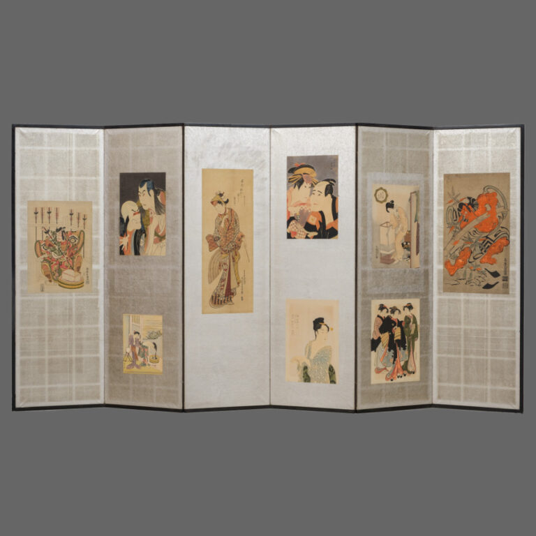 JAPON - XXème siècle. - Paravent à six panneaux, garni de neuf gravures sur boi…