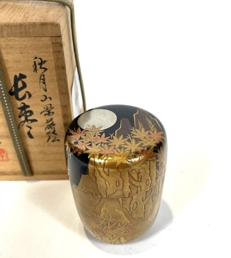 JAPON - XXème siècle - Petite boîte à thé ( natsume) cylindrique en laque maki-…