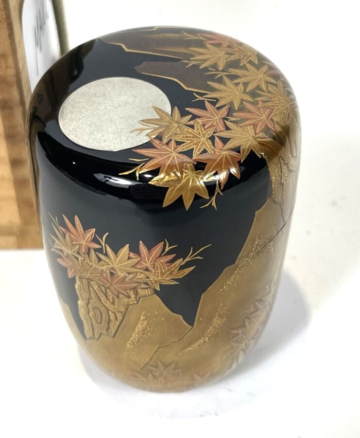 JAPON - XXème siècle - Petite boîte à thé ( natsume) cylindrique en laque maki-…