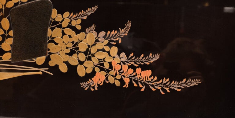 JAPON - XXème siècle - Plateau de présentation hirobuta aux angles arrondis, en…