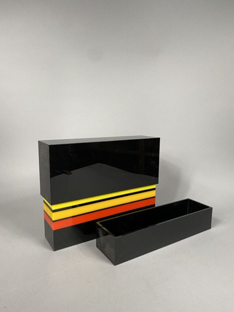 Jean-Claude FARHI (1940-2012) - Boite rectangulaire - Sculpture en plexiglas co…