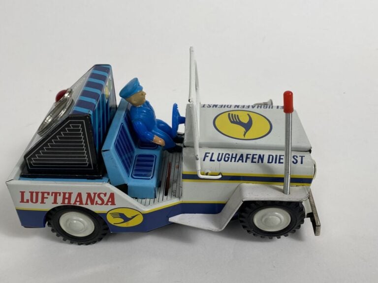 JEEP auto-service radar pour Lufthansa. Ichico - Japon, 1968, en tôle lithograp…