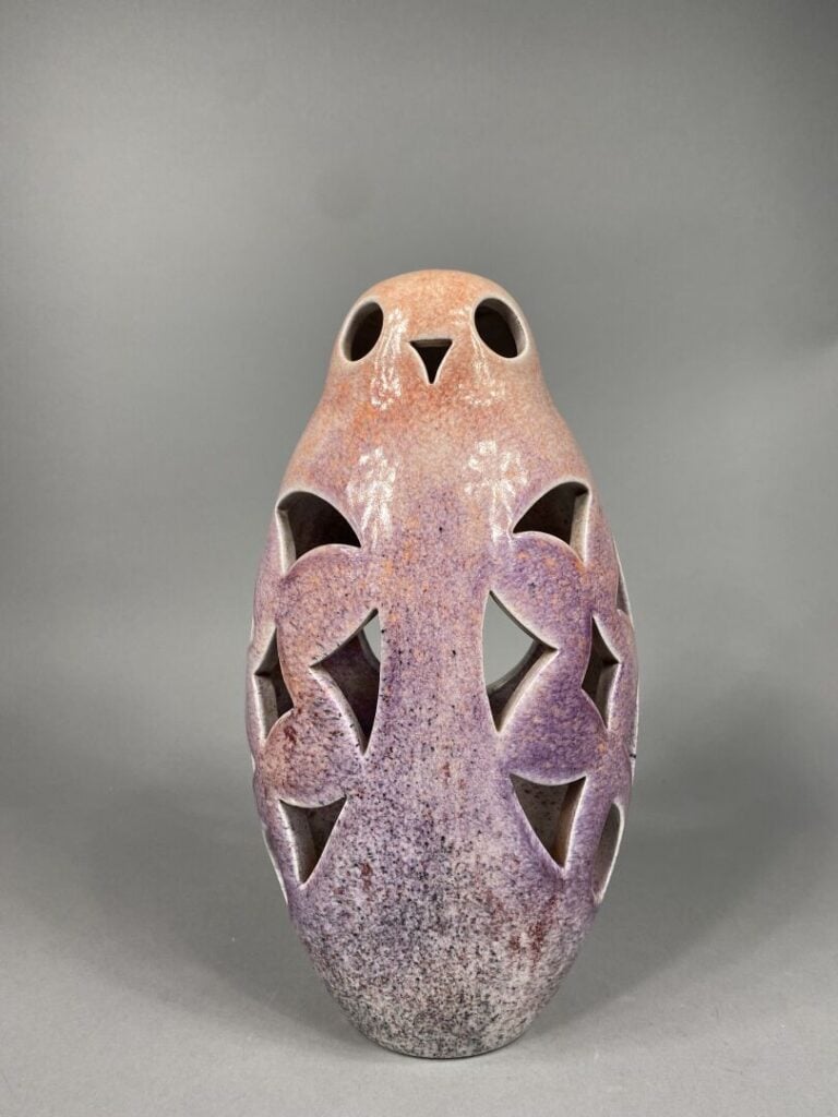 LA GRANGE AUX POTIERS - Applique zoomorphe en céramique émaillée dans les tons…