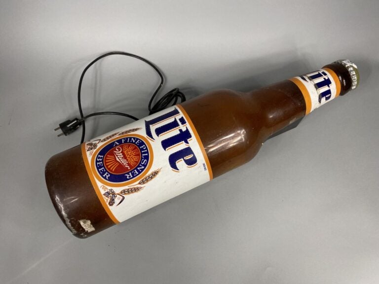 LITE - Enseigne lumineuse en plastique en forme de bouteille de bière - H : 76…