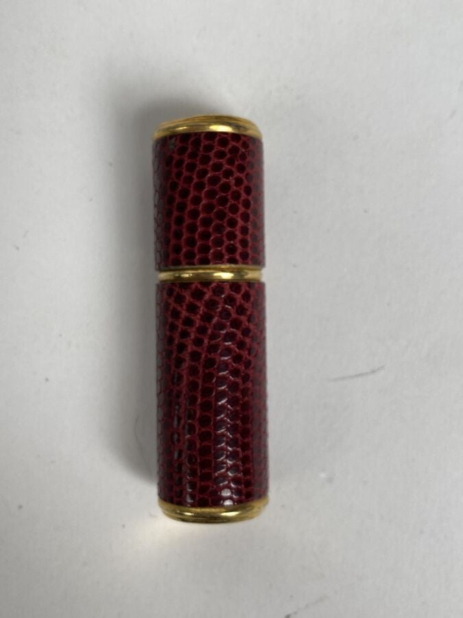Lot de 2 briquets de poche ; petit cylindrique recouvert de lézard Air France 1…