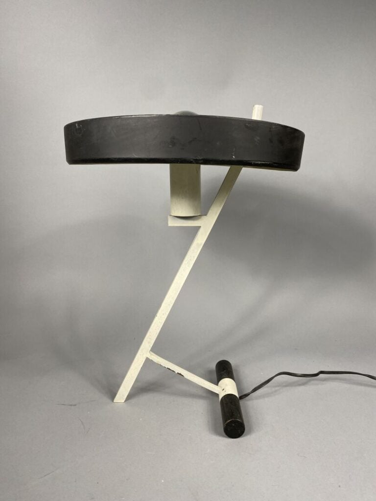 Louis KALFF (1897-1976) pour Phillips - Lampe de bureau modèle Z en métal et tô…
