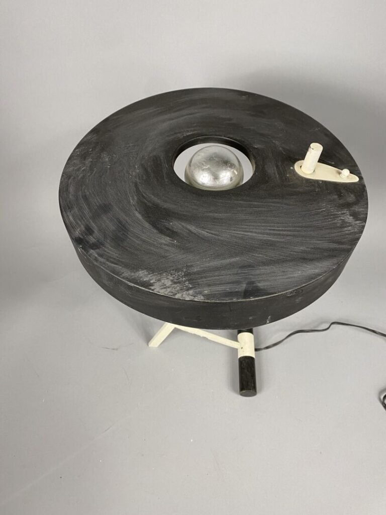 Louis KALFF (1897-1976) pour Phillips - Lampe de bureau modèle Z en métal et tô…