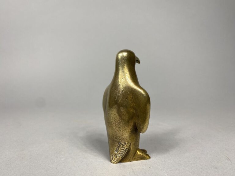 Marcel GUILLEMARD (1886-1932) - Sculpture en bronze doré représentant un pingou…