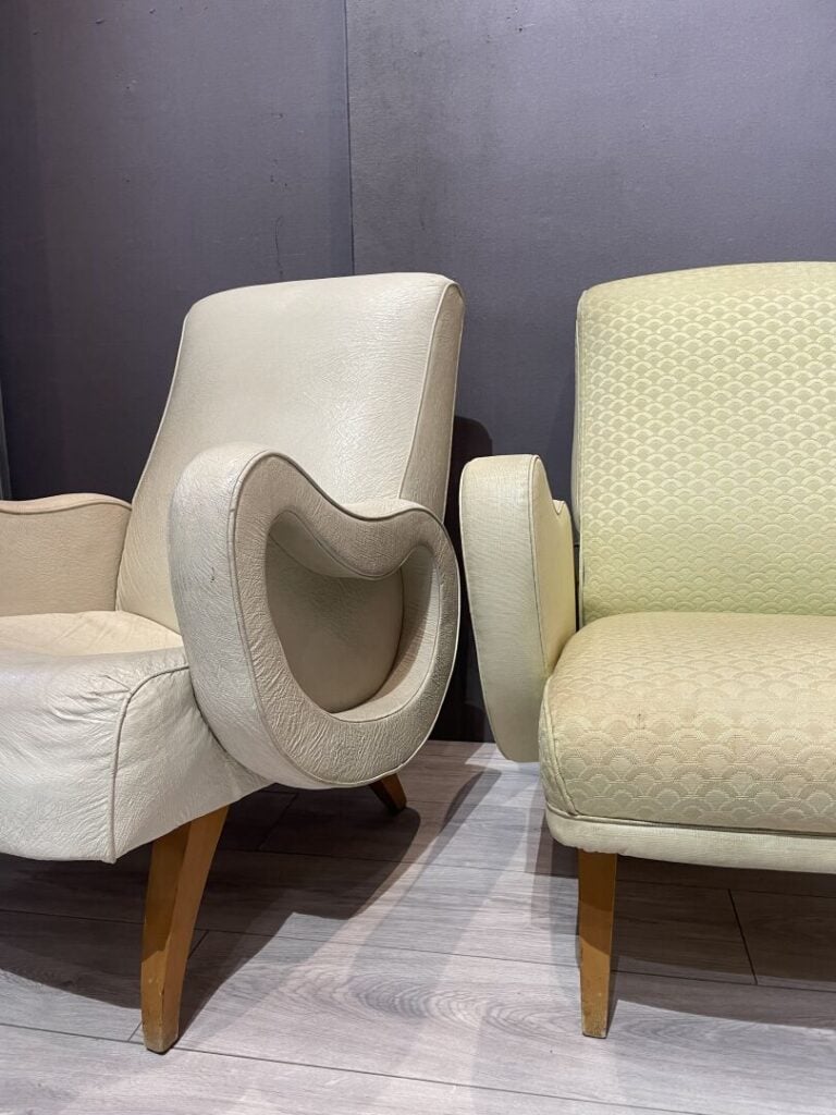Marco ZANUSO (1916-2001), dans le goût - Suite de deux fauteuils "Lady" à garni…