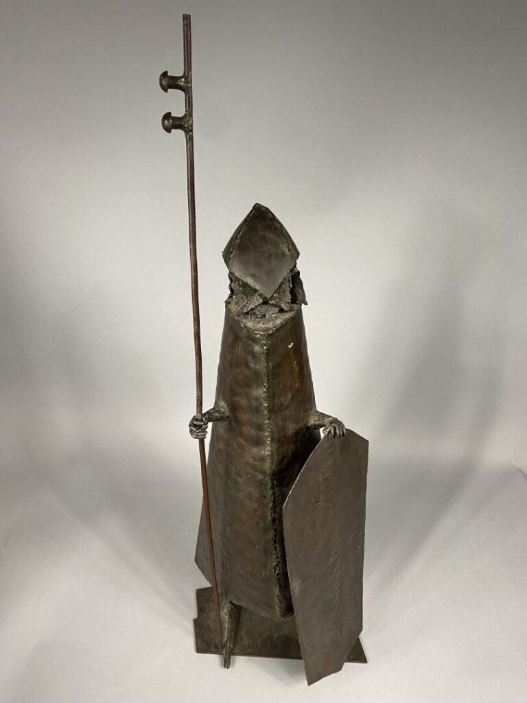 Michel ANASSE (1935-2020) - Sculpture anthropomorphe en métal patiné brun repré…