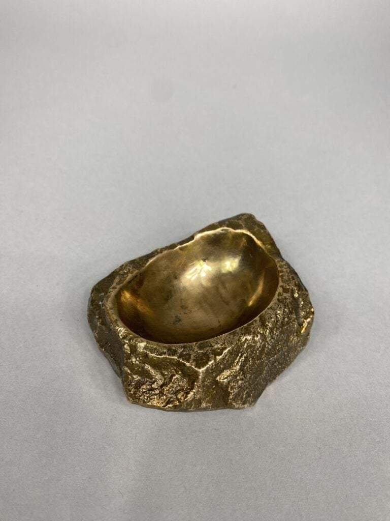 Monique GERBER (XXe siècle), d'après - Vide-poche formant cendrier en bronze, e…