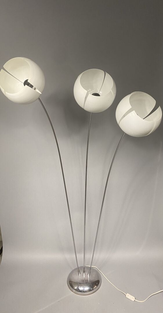 Olivier MOURGUE (1939), dans le goût - Lampadaire à trois bras de lumière, form…