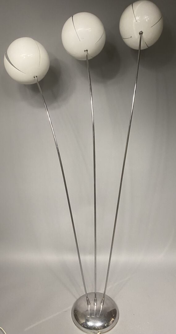 Olivier MOURGUE (1939), dans le goût - Lampadaire à trois bras de lumière, form…
