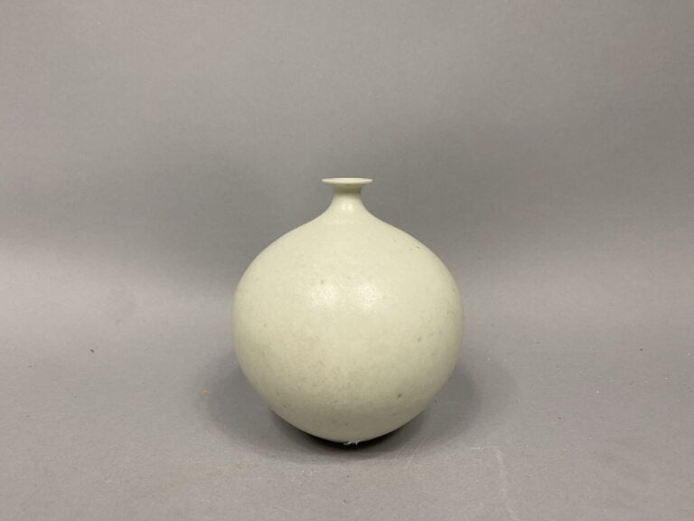 Robert DEBLANDER (1924 - 2010) - Vase col à petit col pincé - Signé, cachet inc…
