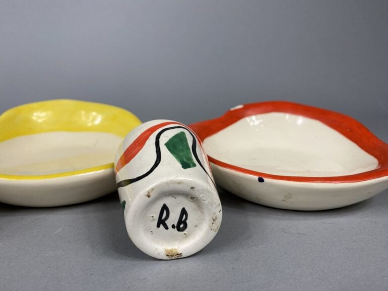 Roland BRICE (1911-1989) - Ensemble de trois coupelles et deux gobelets en céra…