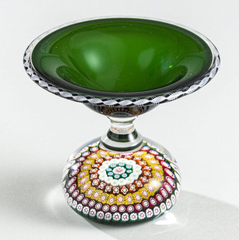 Saint-Louis. « Baguier vert à millefiori » signé et daté SL 1983. La coupe en c…