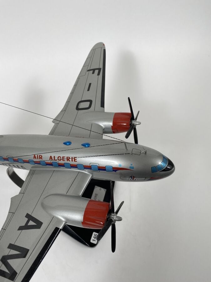 Sud Ouest 30P Bretagne F-OAMA Air Algérie en bois peint au 1/50ème et réalisé e…