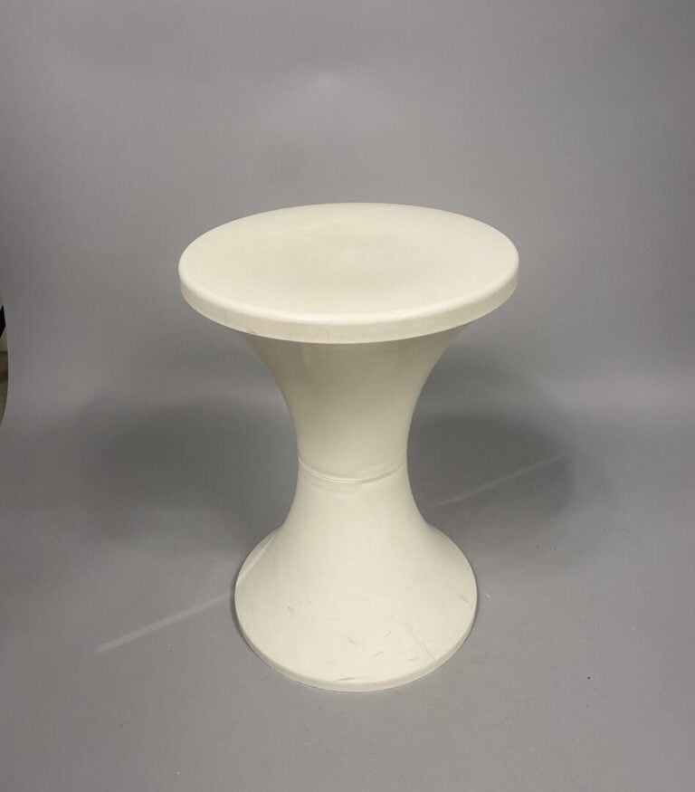 Tabouret Tam-Tam en plastique ivoire - H : 44 cm - (rayures, taches)