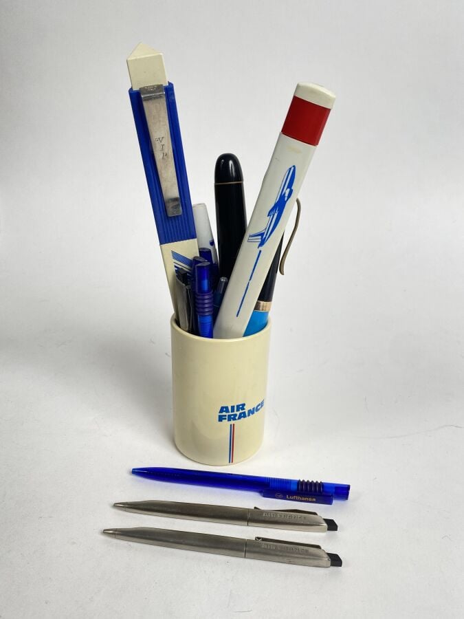 Un porte stylo Air France à code barre contenant 10 stylos publicitaire AF réal…