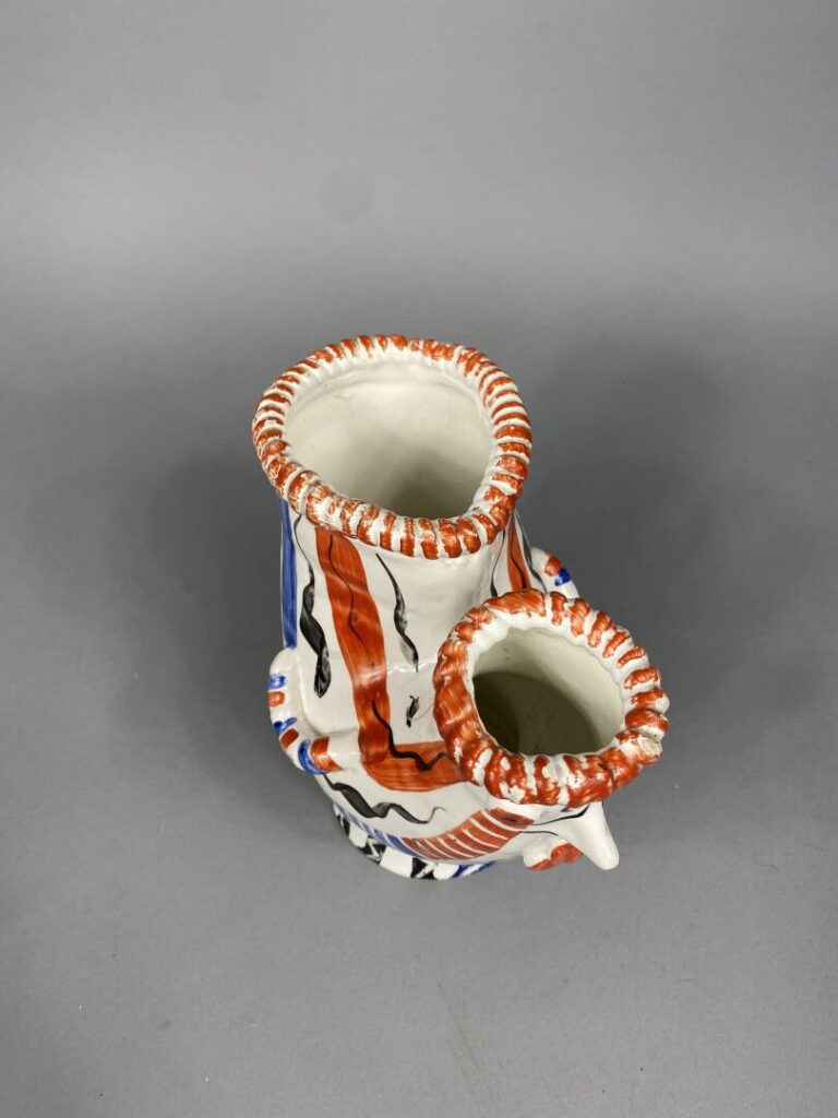 Yves NEVEU (XX-XXIe) - Vase zoomorphe en forme de poule en céramique émaillée d…