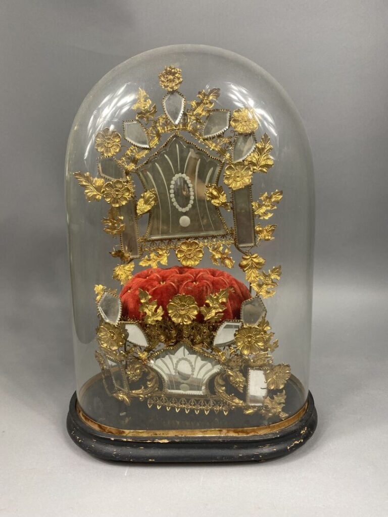 Bouquet de mariée composé de miroirs, fleurs et feuillages en laiton repoussé,…