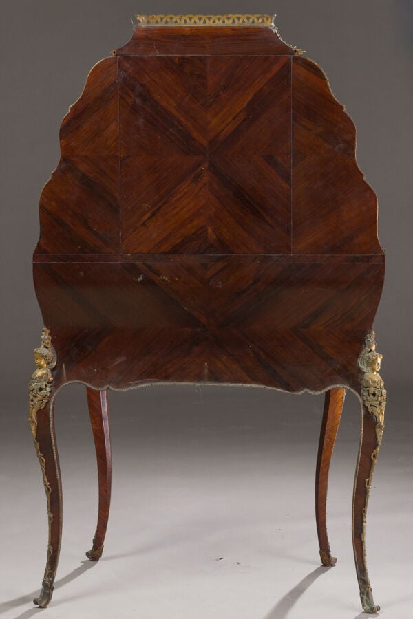 Bureau de pente à gradin en placage de marqueterie à décor de bouquets de fleur…