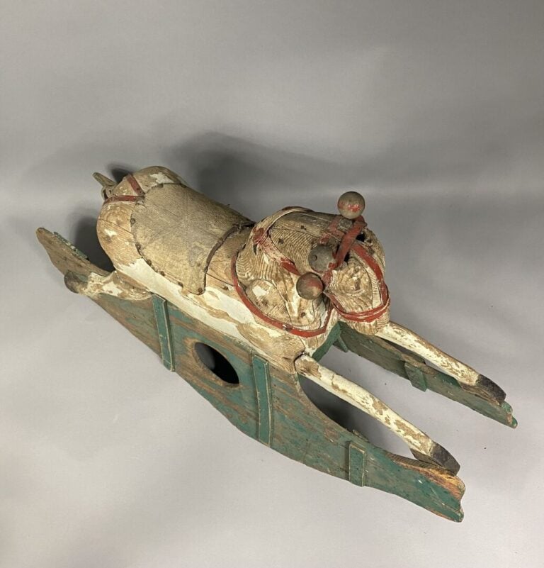 Cheval à bascule en bois peint - 72 x 100 x 19 cm - (usures, sauts)