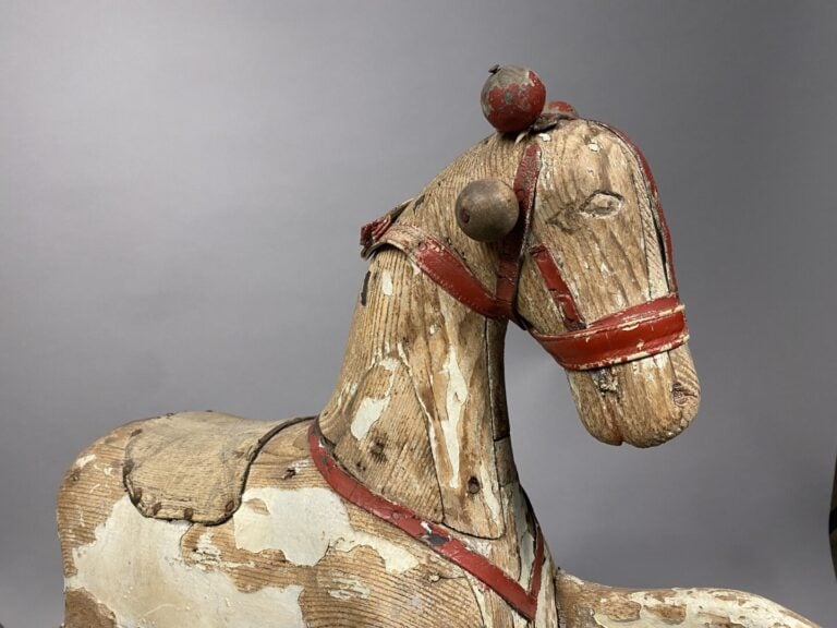 Cheval à bascule en bois peint - 72 x 100 x 19 cm - (usures, sauts)