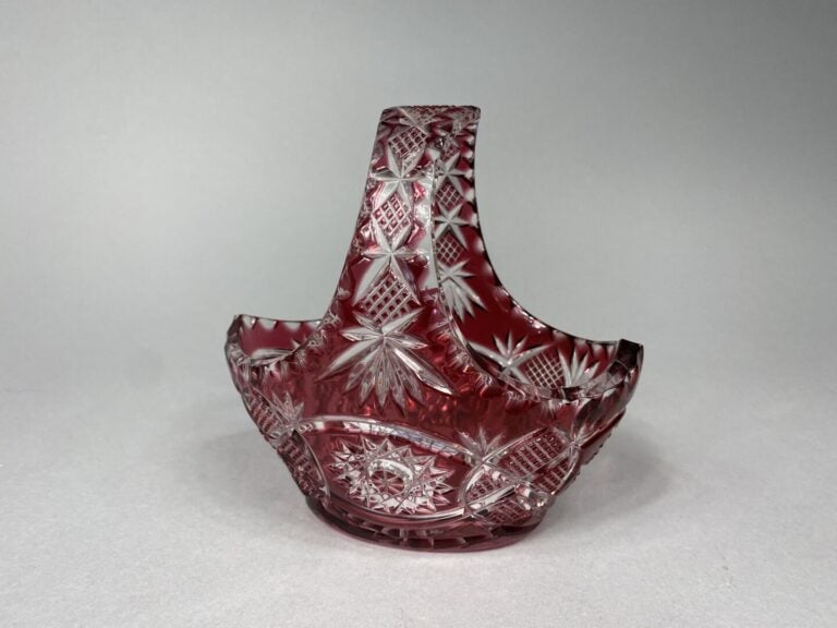 Cristal d'Albret - Petit panier en en cristal overlay rouge - H : 17 cm