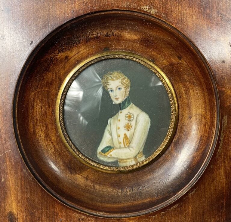 D. DAVID - Miniature figurant un portrait de Napoléon Ier en buste - Signé en b…