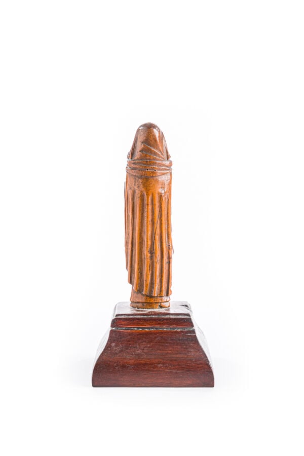 Ensemble comprenant une Vierge et une coupe : - - - Vierge en bois sculpté - Ha…