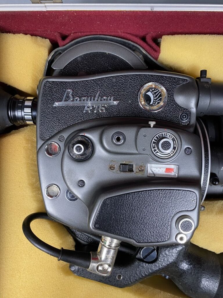 Ensemble de matériel photographique et divers comprenant une caméra Beaulieu mo…