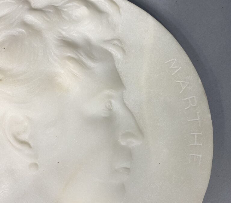 Fabrio STECCHI (1855-1928) - Marthe - Médaillon en marbre sculpté - Signé et da…